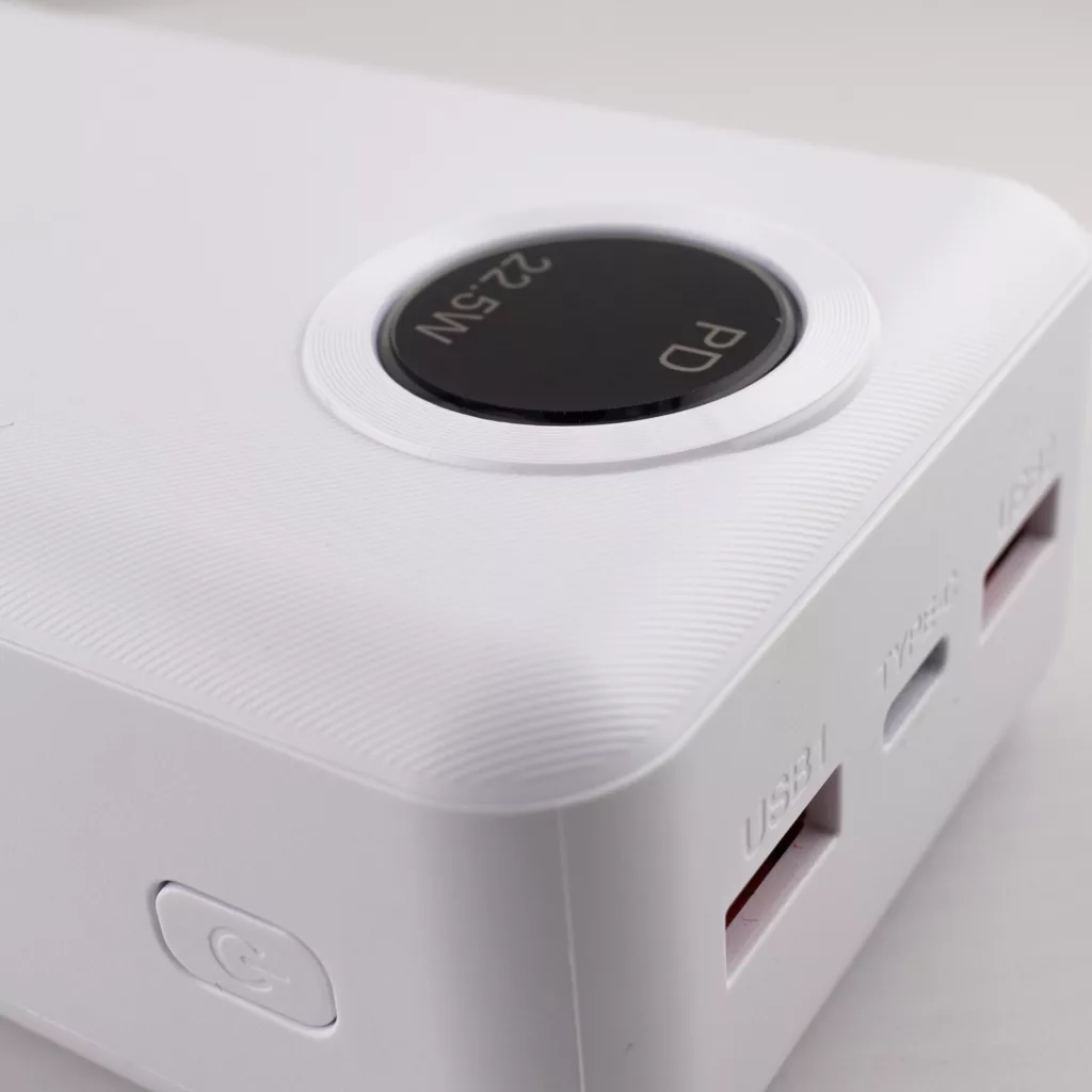 پاوربانک آیرنج مدل IR - D135 ظرفیت 30000 میلی‌آمپرساعت