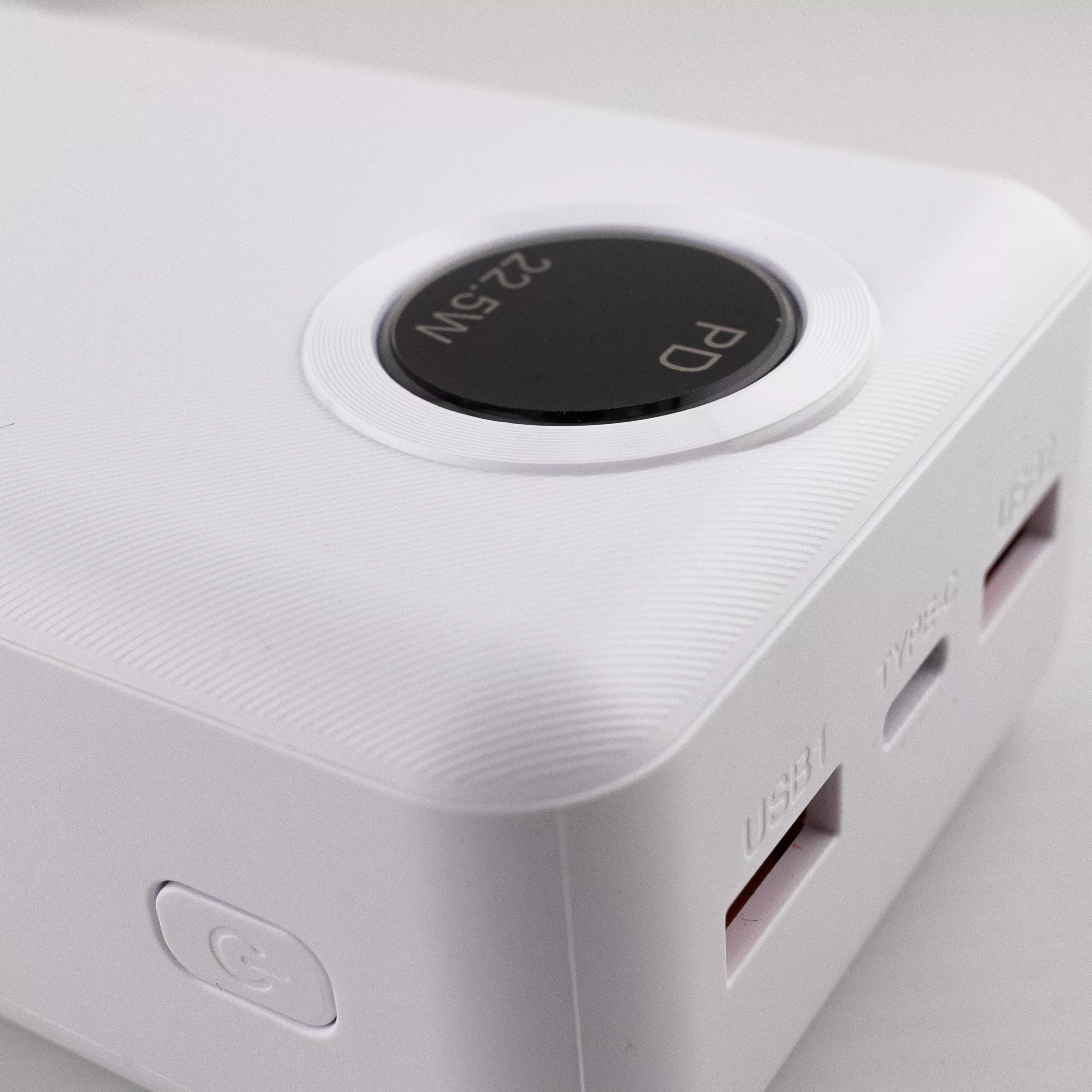 پاوربانک آیرنج مدل IR - D135 ظرفیت 30000 میلی‌آمپرساعت