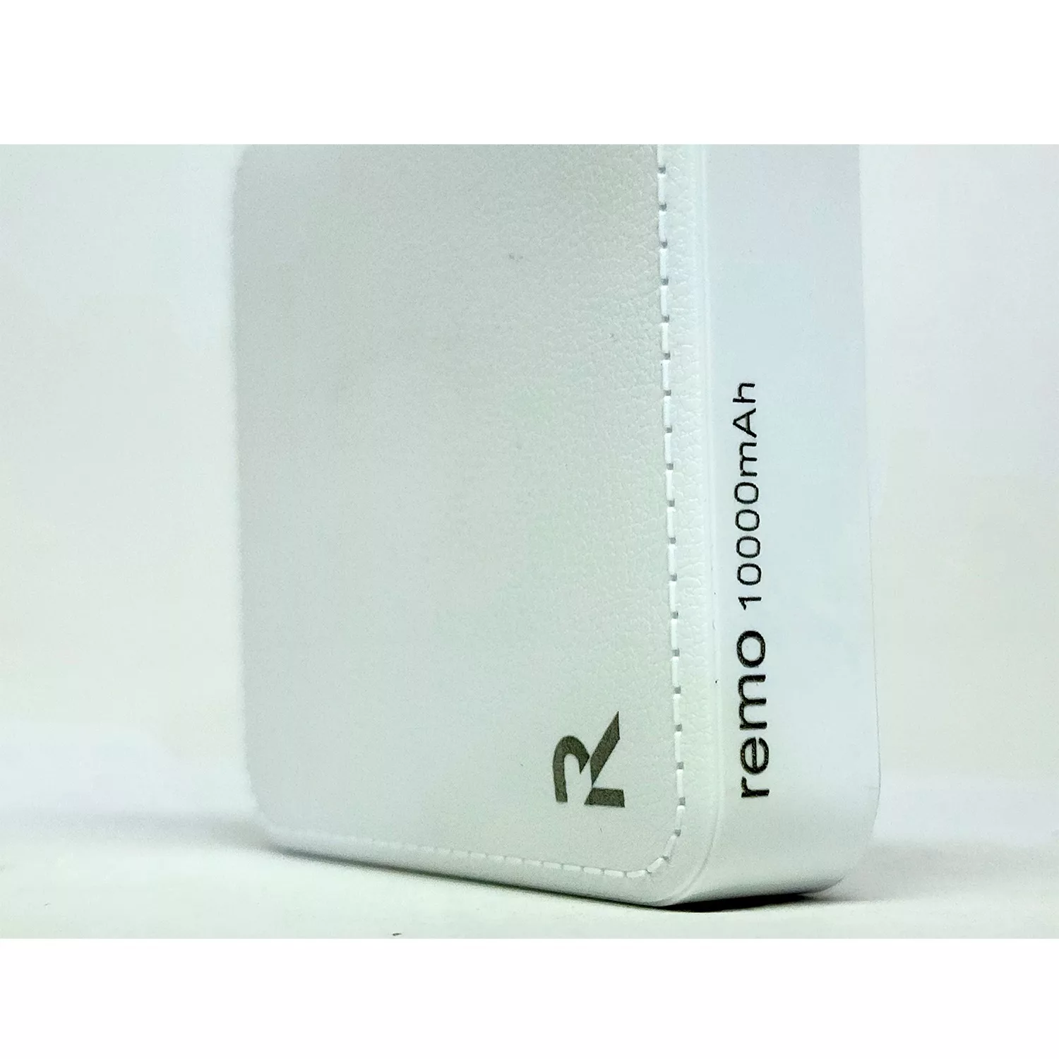 پاوربانک ریمو مدل NAAB779 ظرفیت 10000میلی آمپر ساعت