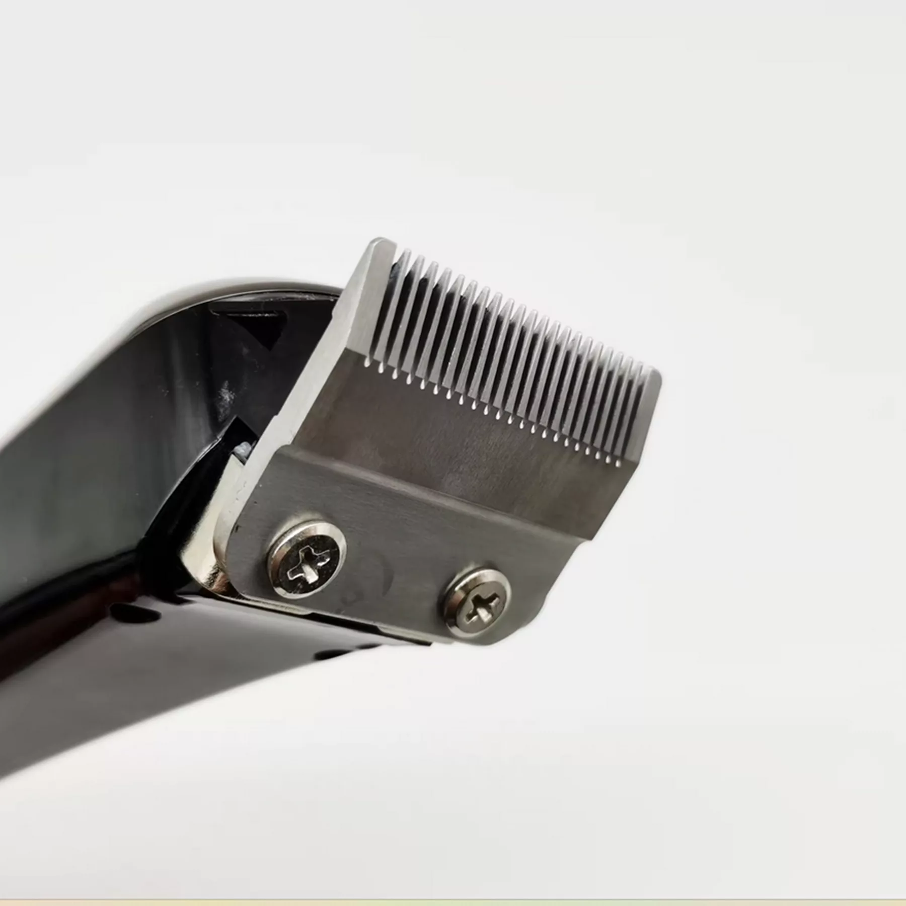 ماشین اصلاح موی سر و صورت وی جی ار مدل V-060