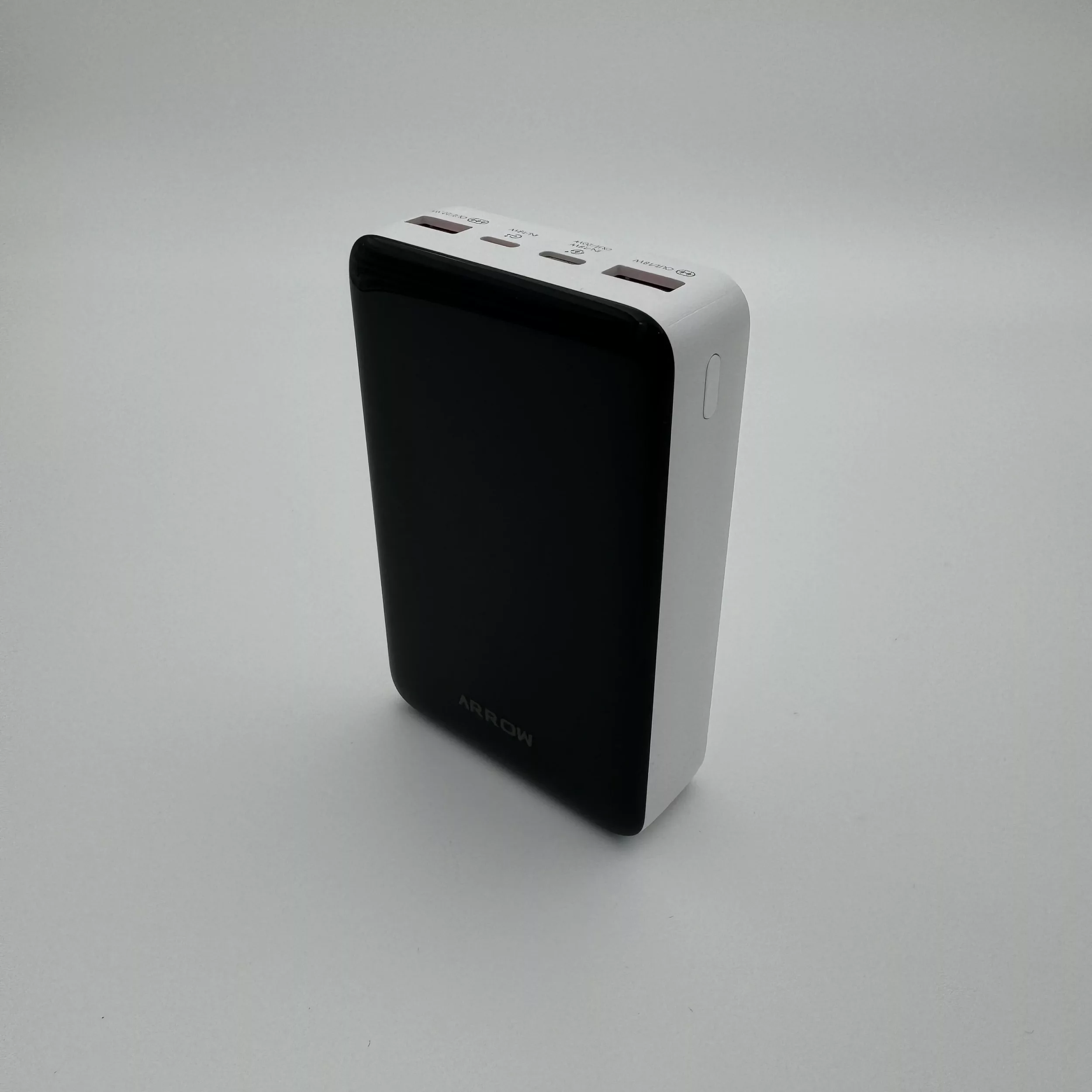 پاوربانک ارو مدل ARP20W ظرفیت 20000 میلی آمپر