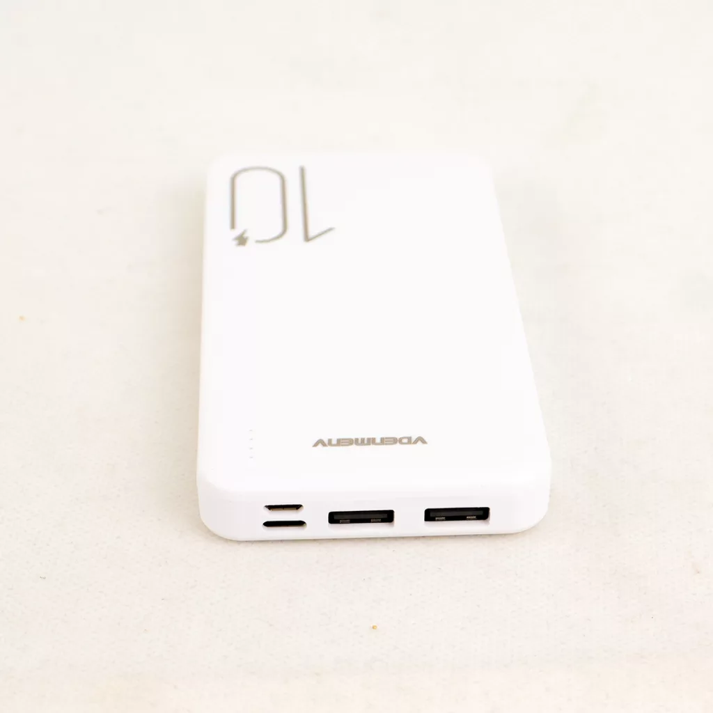 پاور بانک مدل DP09  ظرفیت 10000 میلی آمپر ساعت