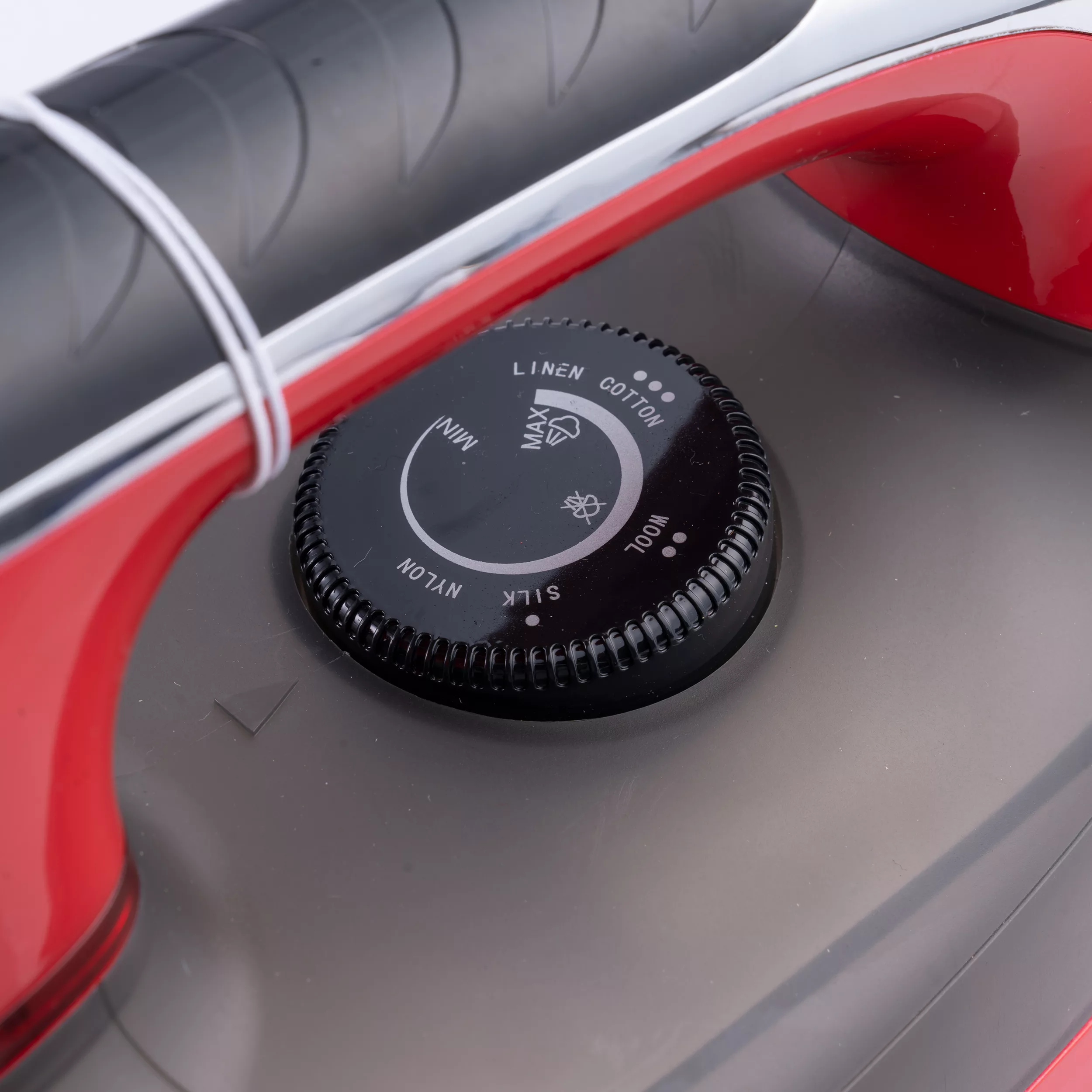 اتو بخار یورولوکس مدل SI5082SRB