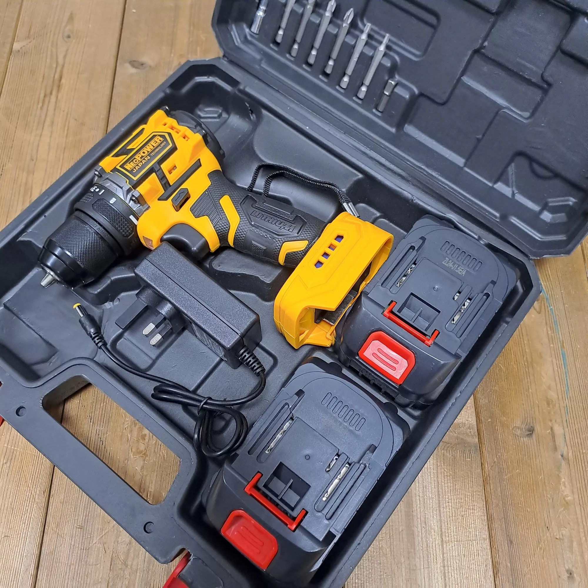 مجموعه 28 عددی دریل پیچ گوشتی شارژی براشلس صنعتی نیو پاور مدل  JAPAN _ TECHNOLOGY