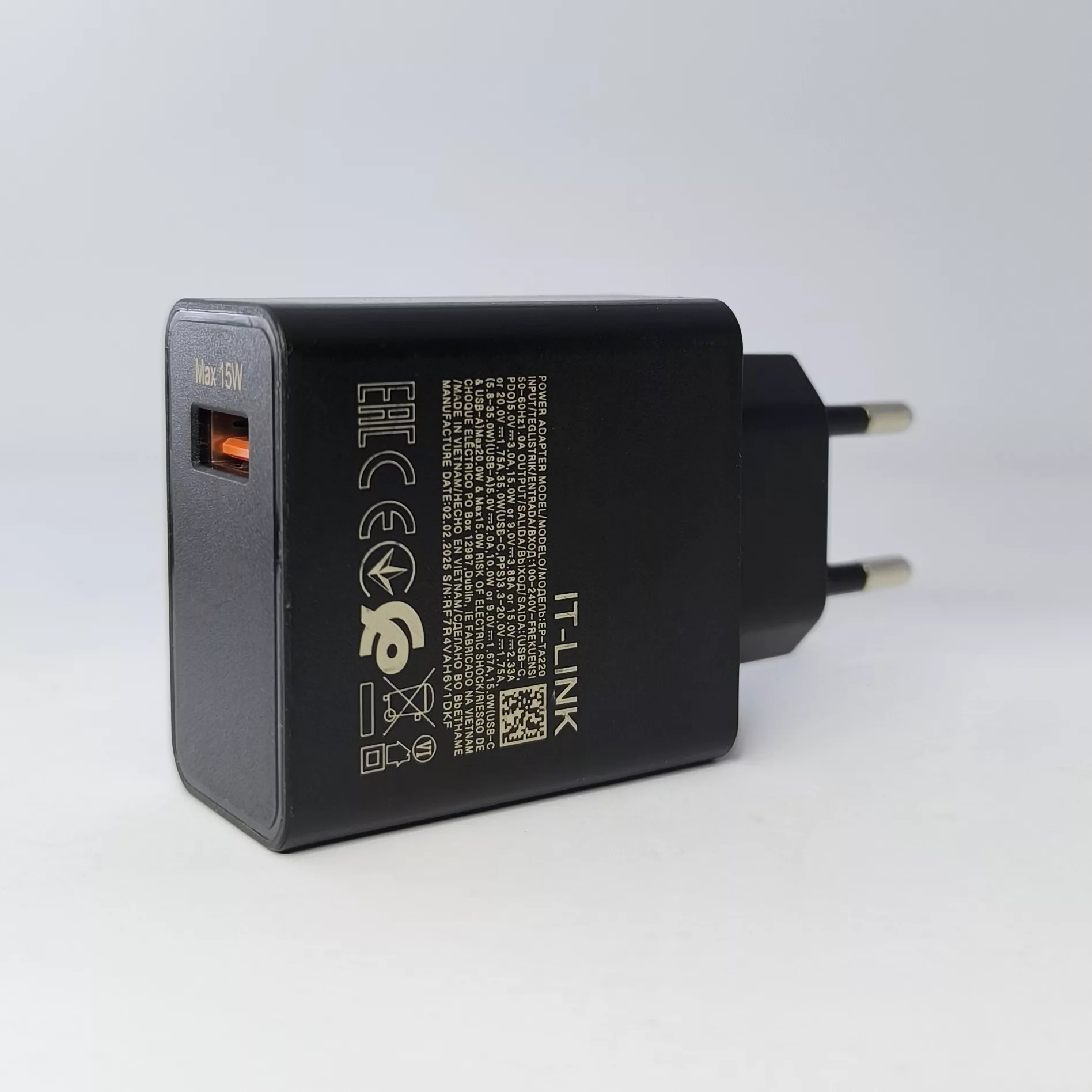 شارژر دیواری 15 وات آی تی لینک مدل TA220 به همراه کابل USB به usb-C