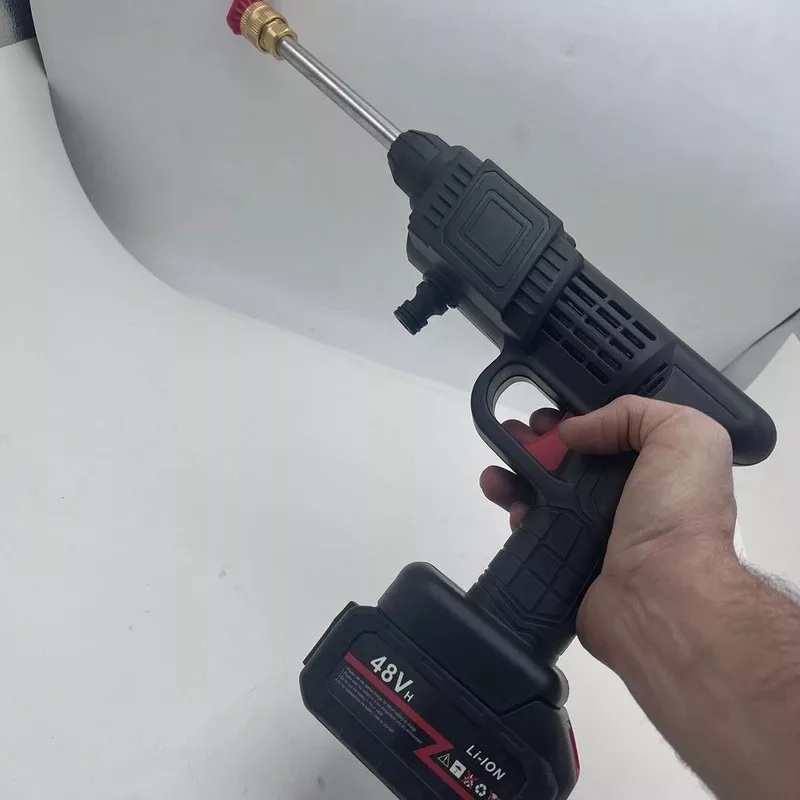 کارواش شارژی مدل ِDB به همراه باطری اضافی