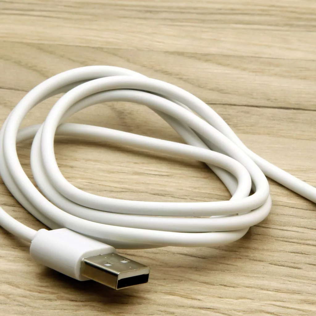 شارژر دیواری آرسون مدل AN-17 به همراه کابل تبدیل لایتنینگ