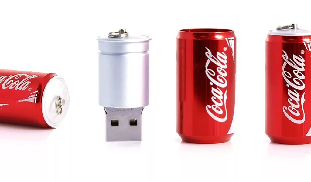 فلش مموری طرح کوکاکولا مدل UM-024 ظرفیت 16 گیگابایت