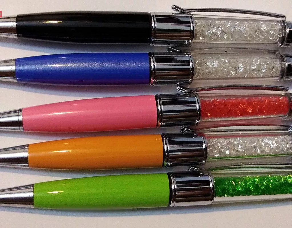 فلش مموری طرح خودکار مدل UM-042 ظرفیت 32 گیگابایت