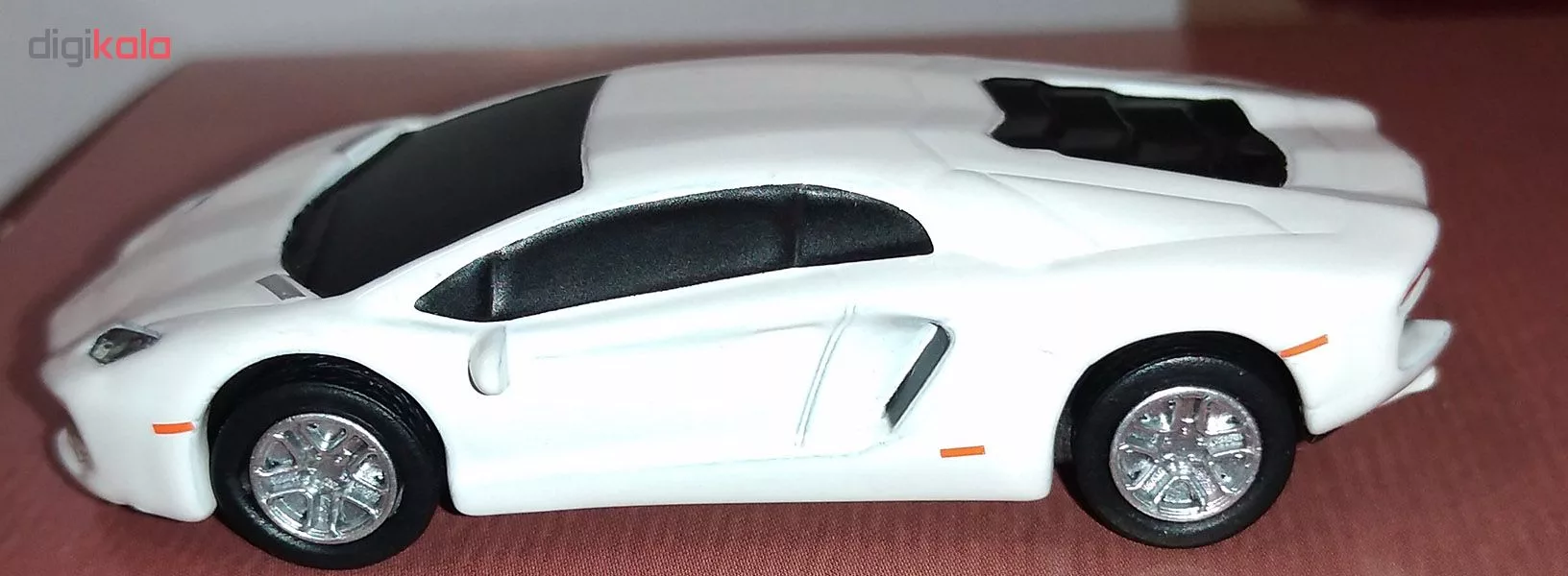 فلش مموری طرح ماشین مدل UM-037 ظرفیت 64 گیگابایت