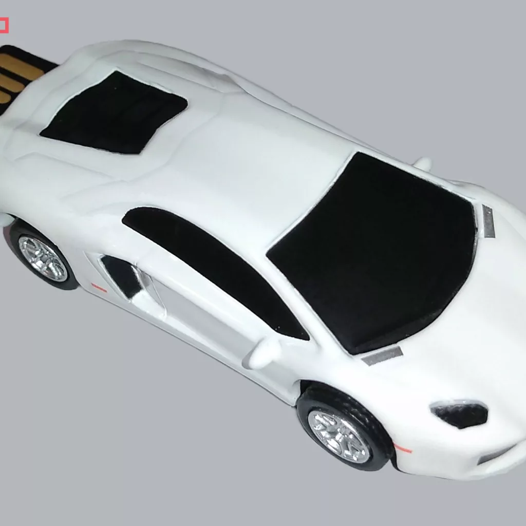 فلش مموری طرح ماشین مدل UM-037 ظرفیت 64 گیگابایت