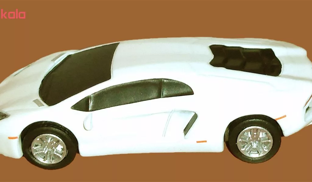 فلش مموری طرح ماشین مدل UM-037 ظرفیت 32 گیگابایت