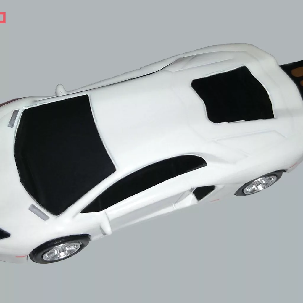 فلش مموری طرح ماشین مدل UM-037 ظرفیت 32 گیگابایت