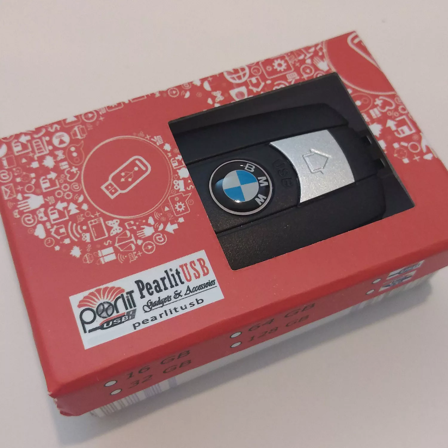 فلش مموری پرلیت یو اس بی طرح ریموت BMW کد P-11-U3.0 ظرفیت ۶۴ گیگابایت