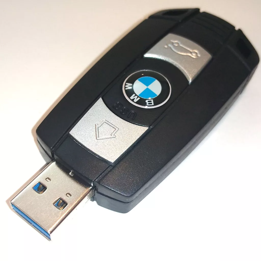 فلش مموری پرلیت یو اس بی طرح ریموت BMW کد P-11-U3.0 ظرفیت ۶۴ گیگابایت