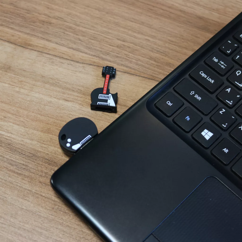 فلش مموری طرح گیتار الکترونیک مدل Ul-ElcGuitar01 ظرفیت 16 گیگابایت