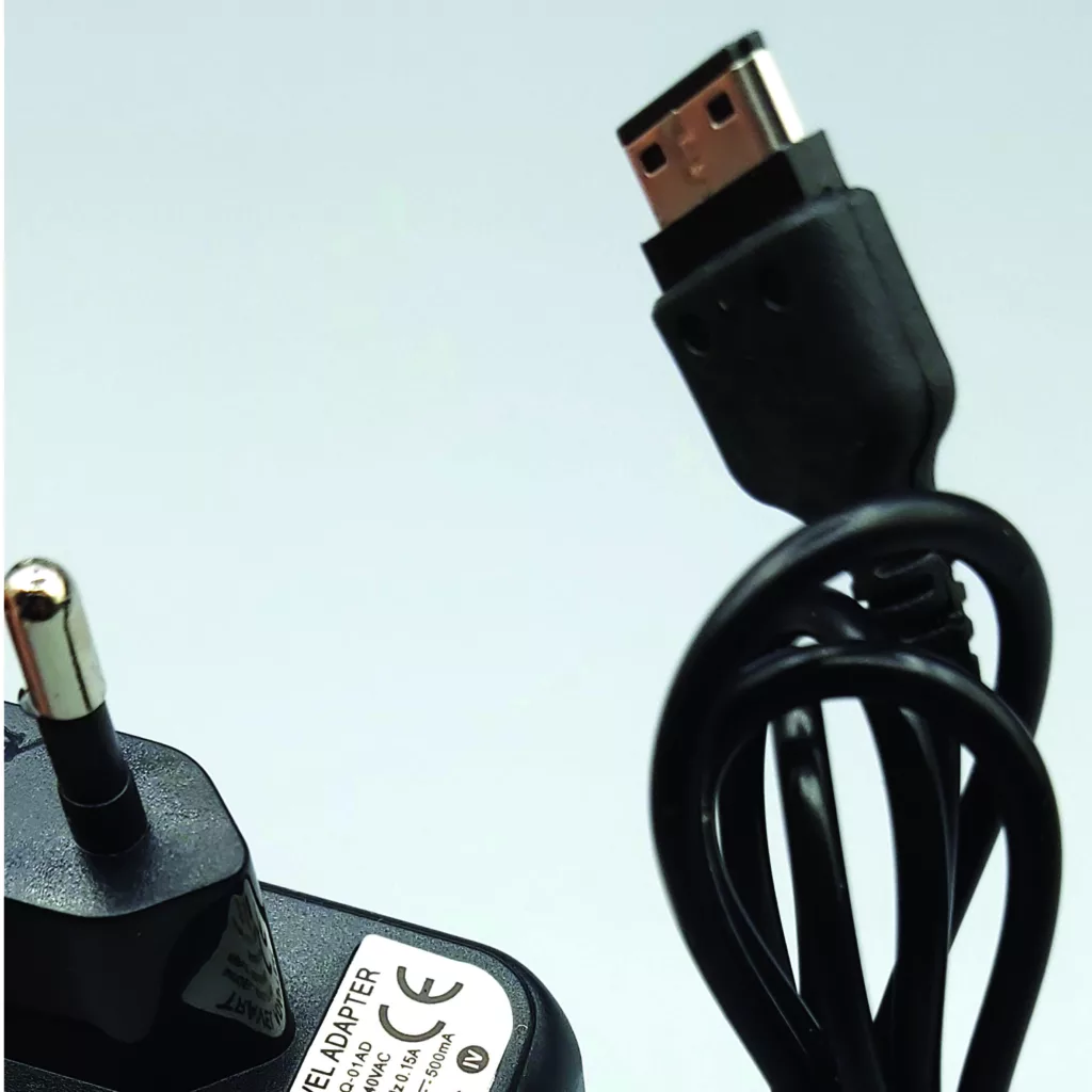 شارژر دیواری مدل D880