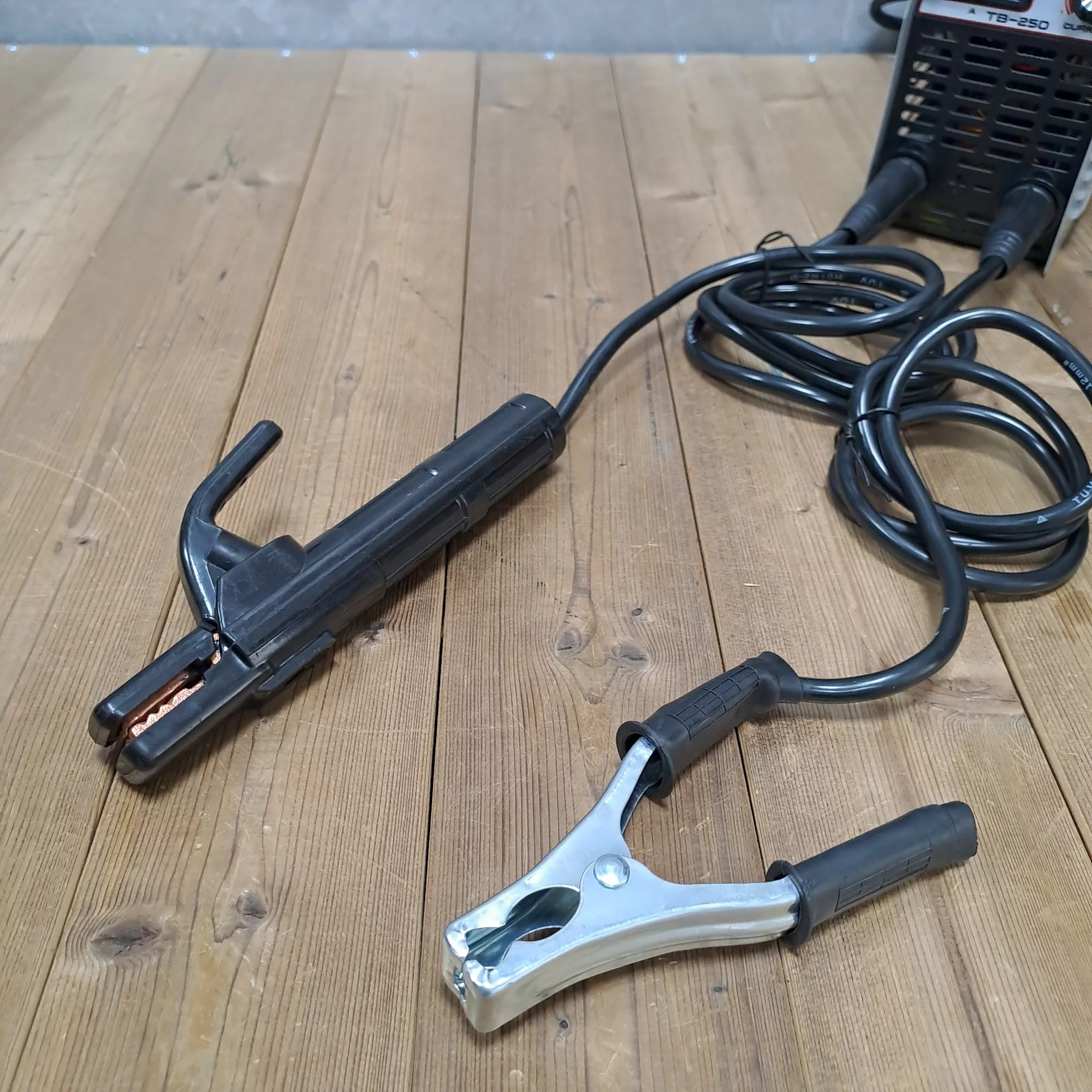 اینورتر جوشکاری 250 آمپر ادون مدل MMA_WELDER