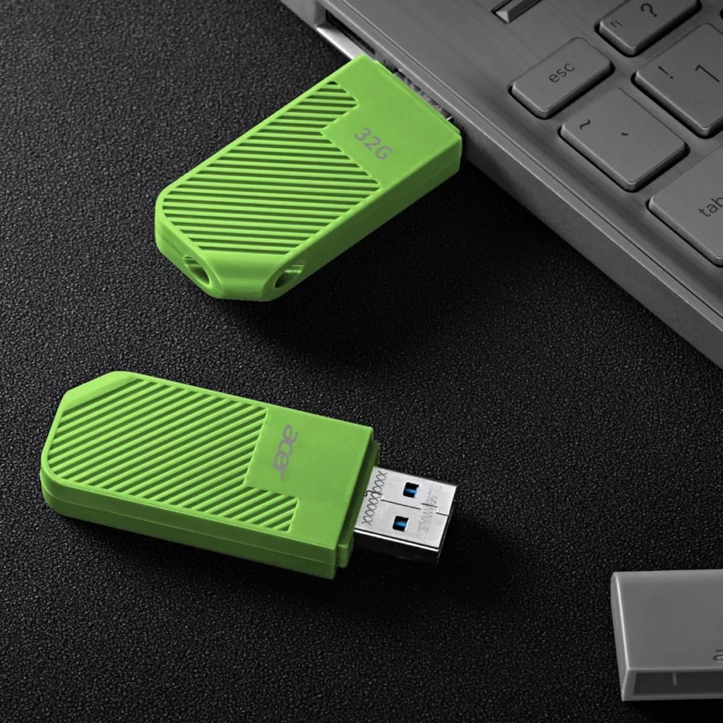 فلش مموری ایسر مدل UP300 ظرفیت 32 گیگابایت با رابط USB3.2 Gen1