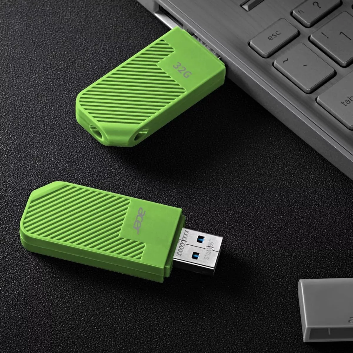 فلش مموری ایسر مدل UP300 ظرفیت 32 گیگابایت با رابط USB3.2 Gen1
