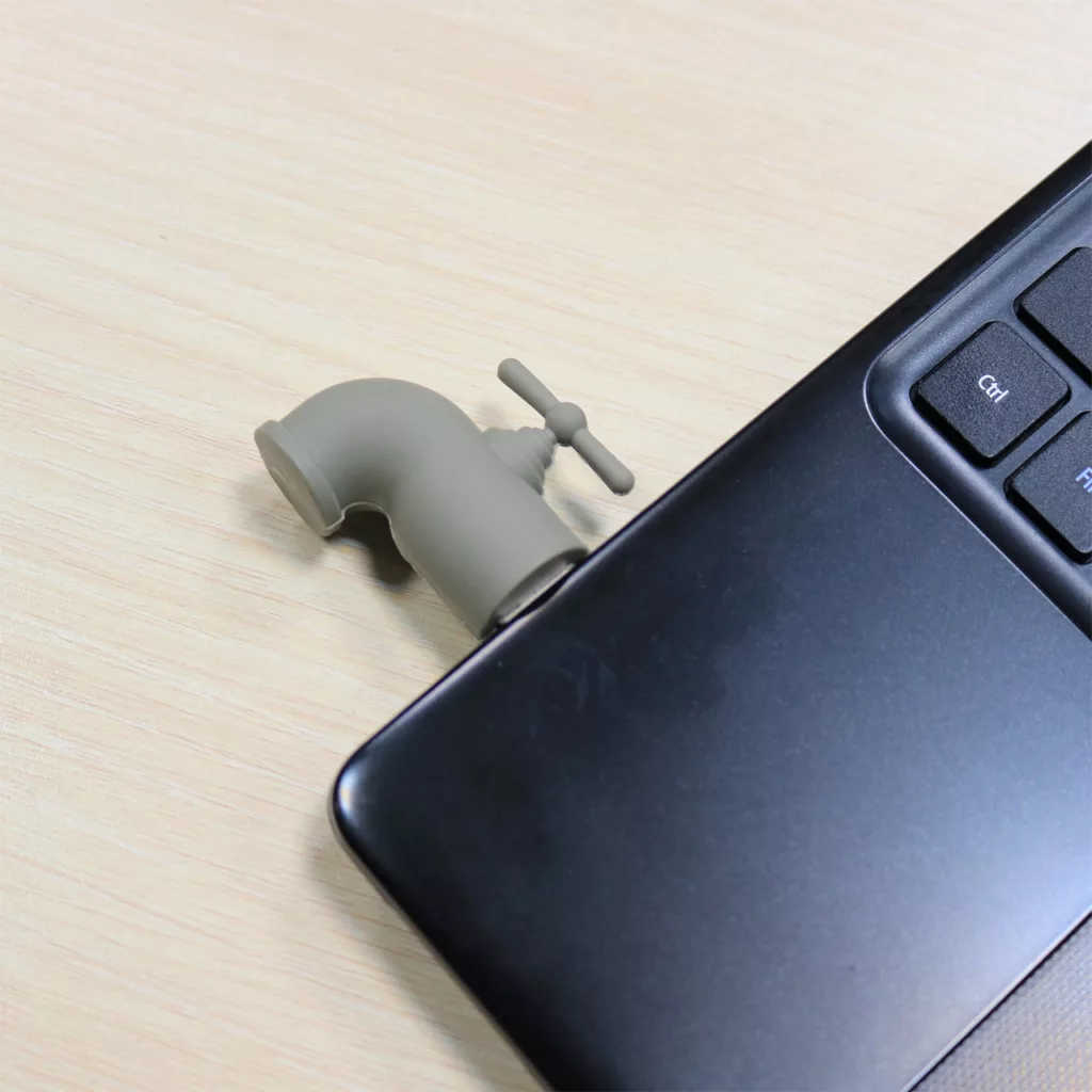 فلش مموری طرح شیر آب مدل Ul-Faucet ظرفیت 32 گیگابایت