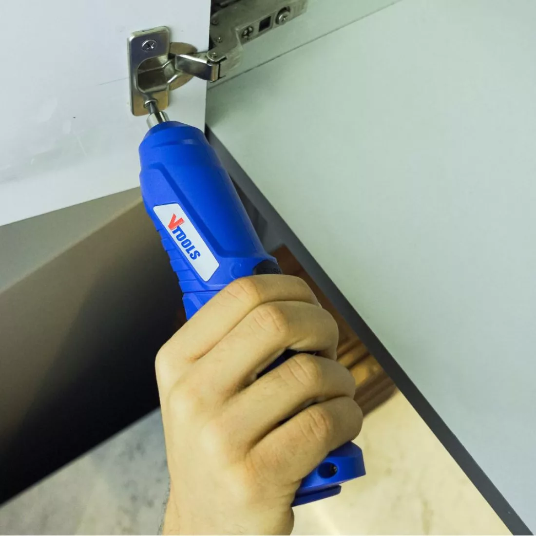 پیچ گوشتی شارژی 3.6 ولت وی تولز مدل VT1213 مجموعه 12 عددی