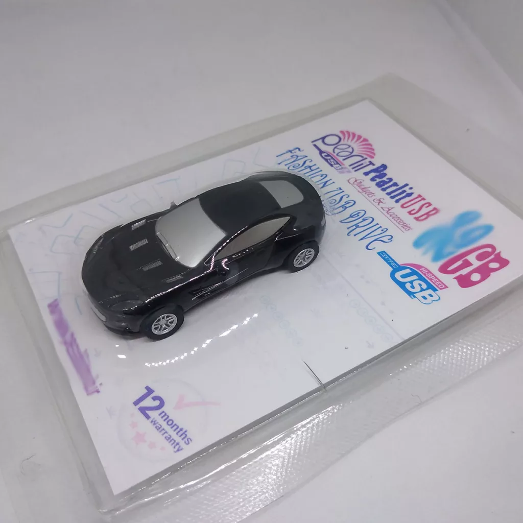 فلش مموری پرلیت یو اس بی طرح ماشین آستون مارتین کد U-82 ظرفیت 16 گیگابایت