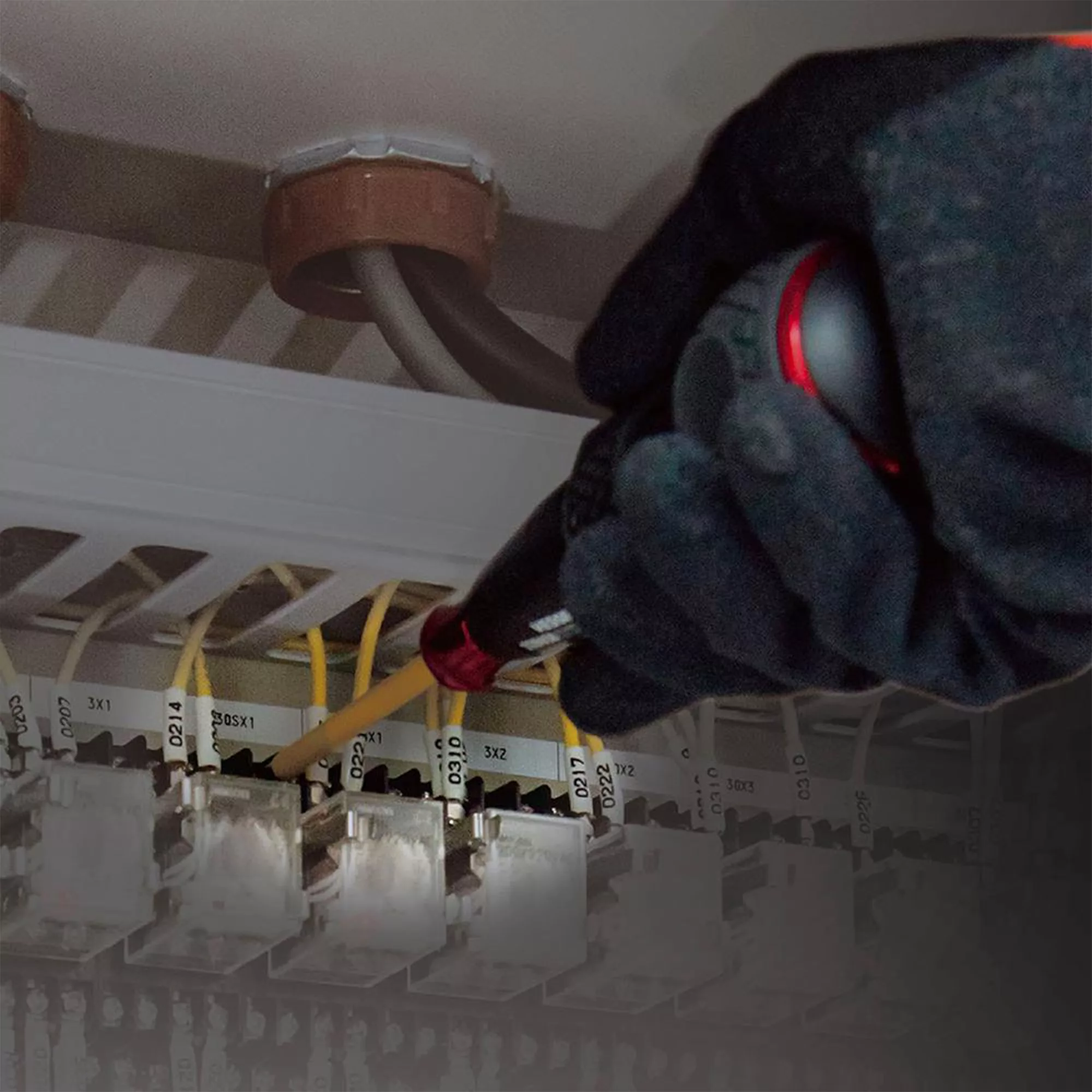 پیچ گوشتی شارژی وسل مدل No.220USB-1EB