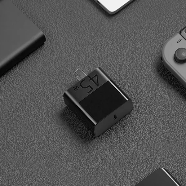 آداپتور شارژر زد ام آی مدل ha713 به همراه کابل تبدیل USB-C