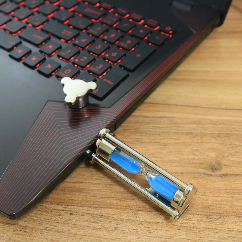 فلش مموری طرح ساعت شنی مدل Ul-004 ظرفیت 64 گیگابایت