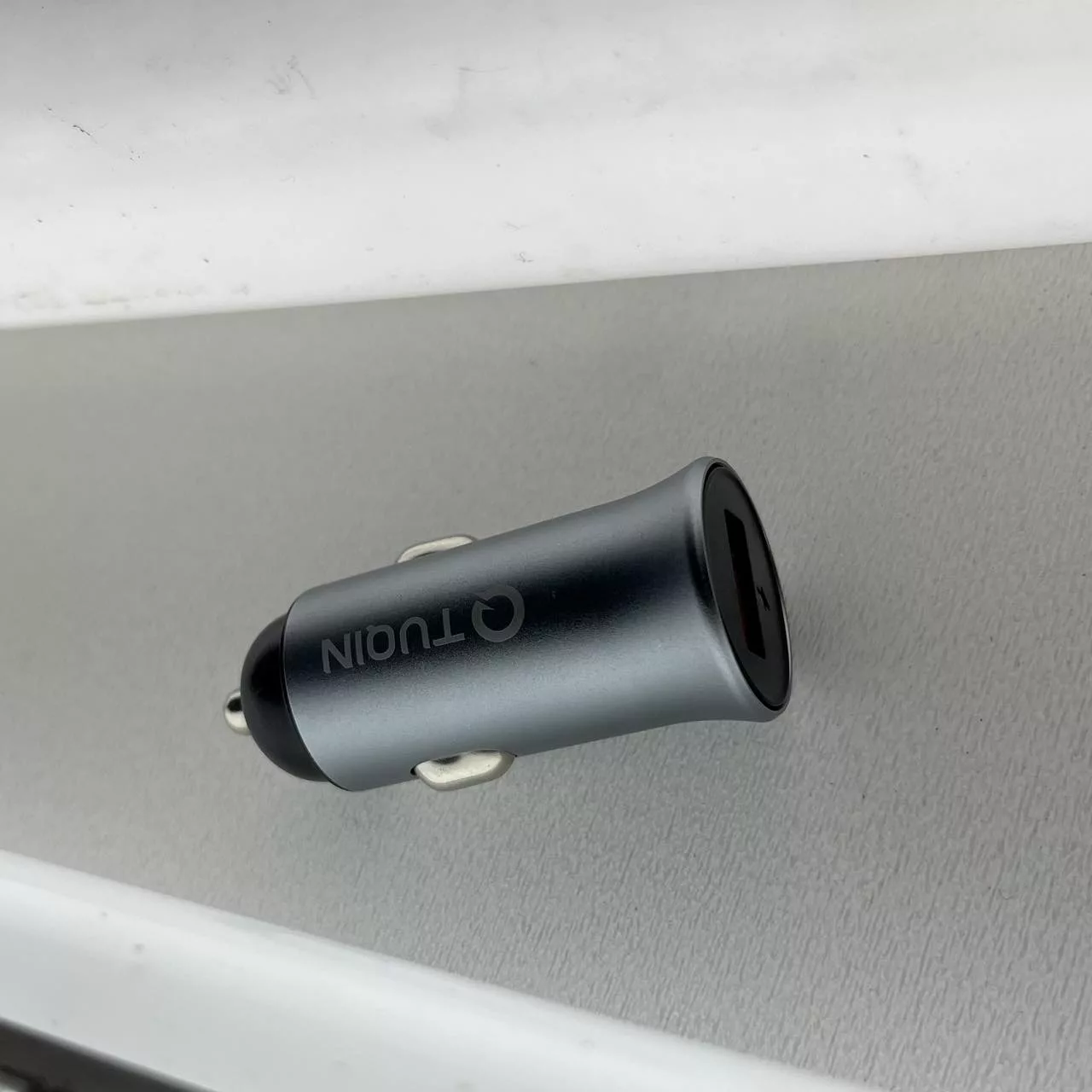 شارژر فندکی 24 وات تیوکین مدل QC02 به همراه کابل تبدیل USB-C