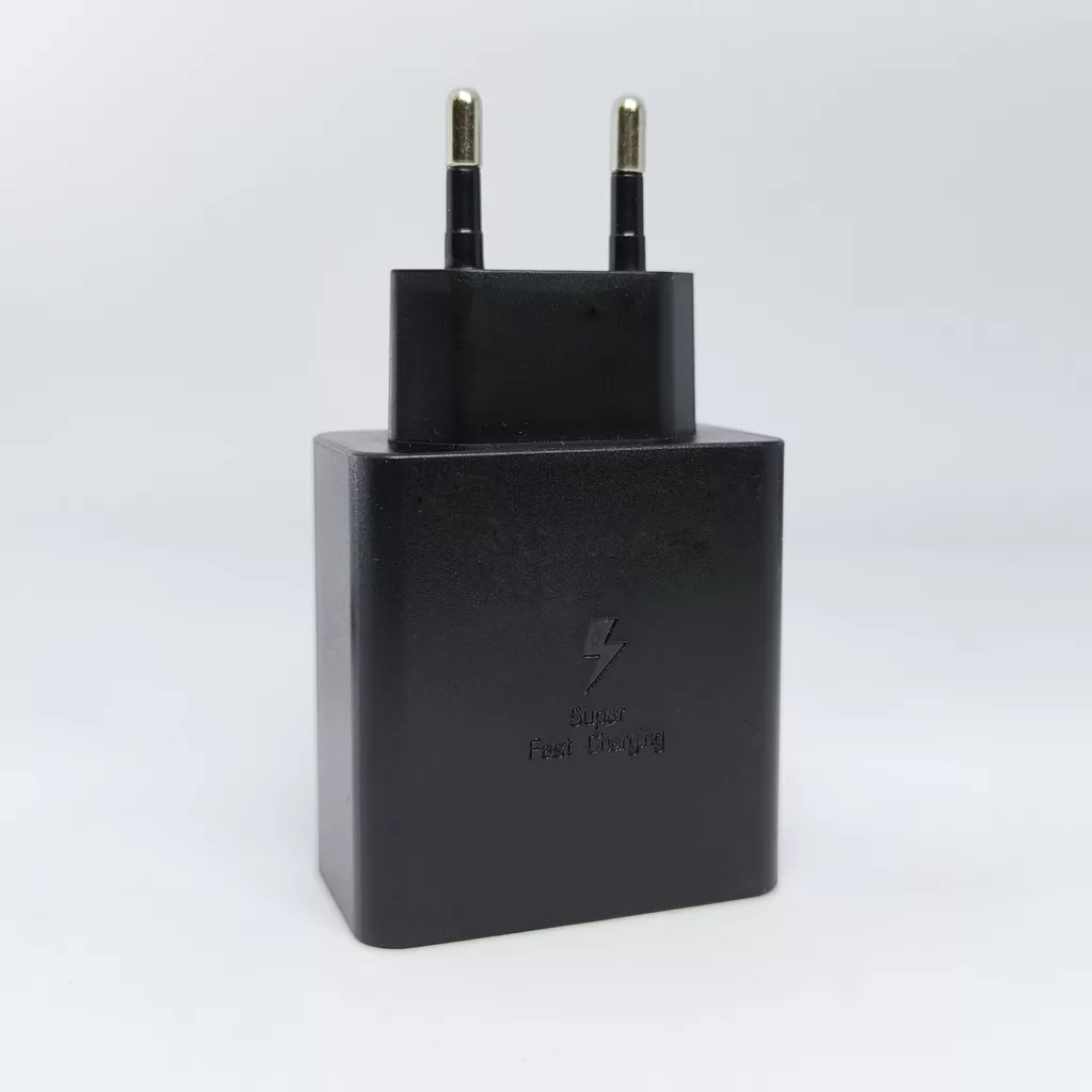 شارژر دیواری 15 وات آی تی لینک مدل TA220 به همراه کابل USB به usb-C