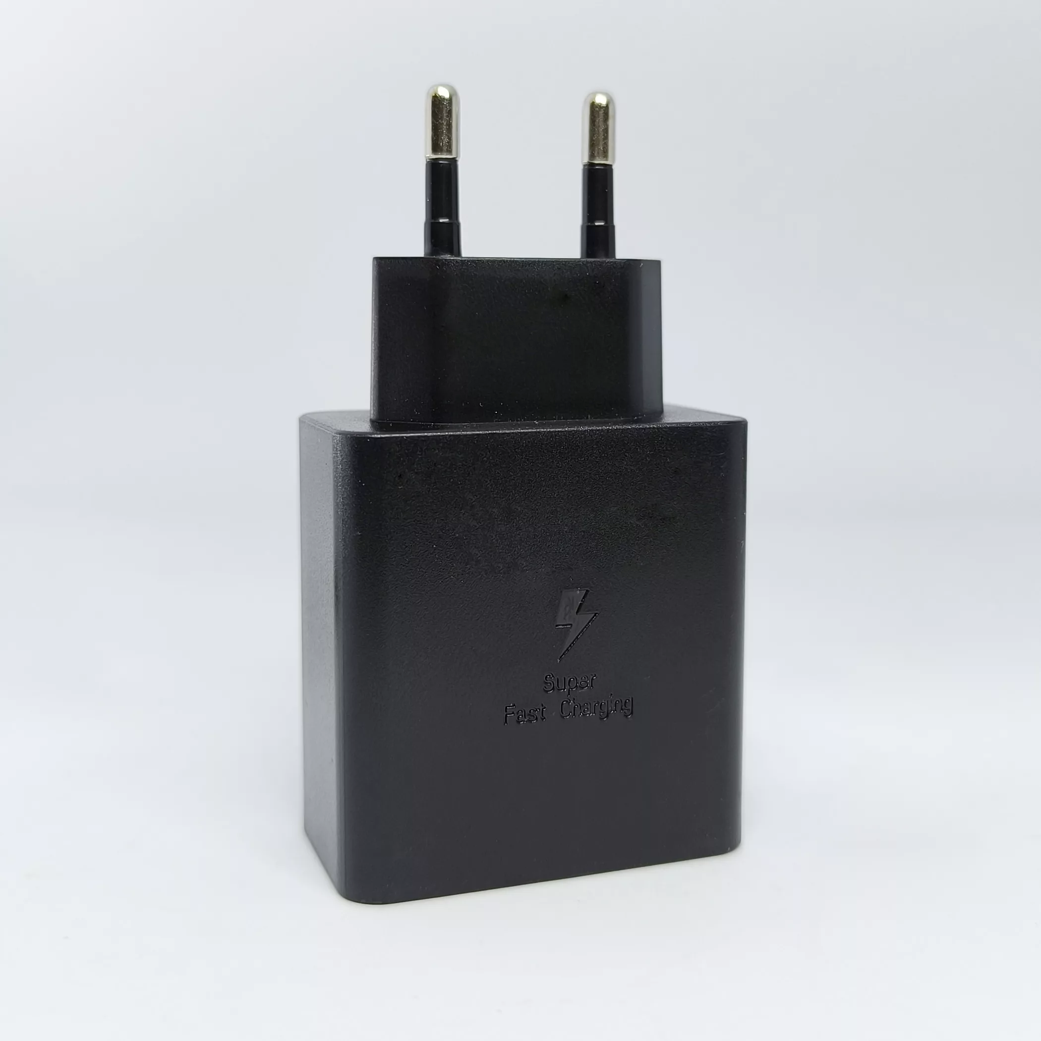 شارژر دیواری 15 وات آی تی لینک مدل TA220 به همراه کابل USB به usb-C