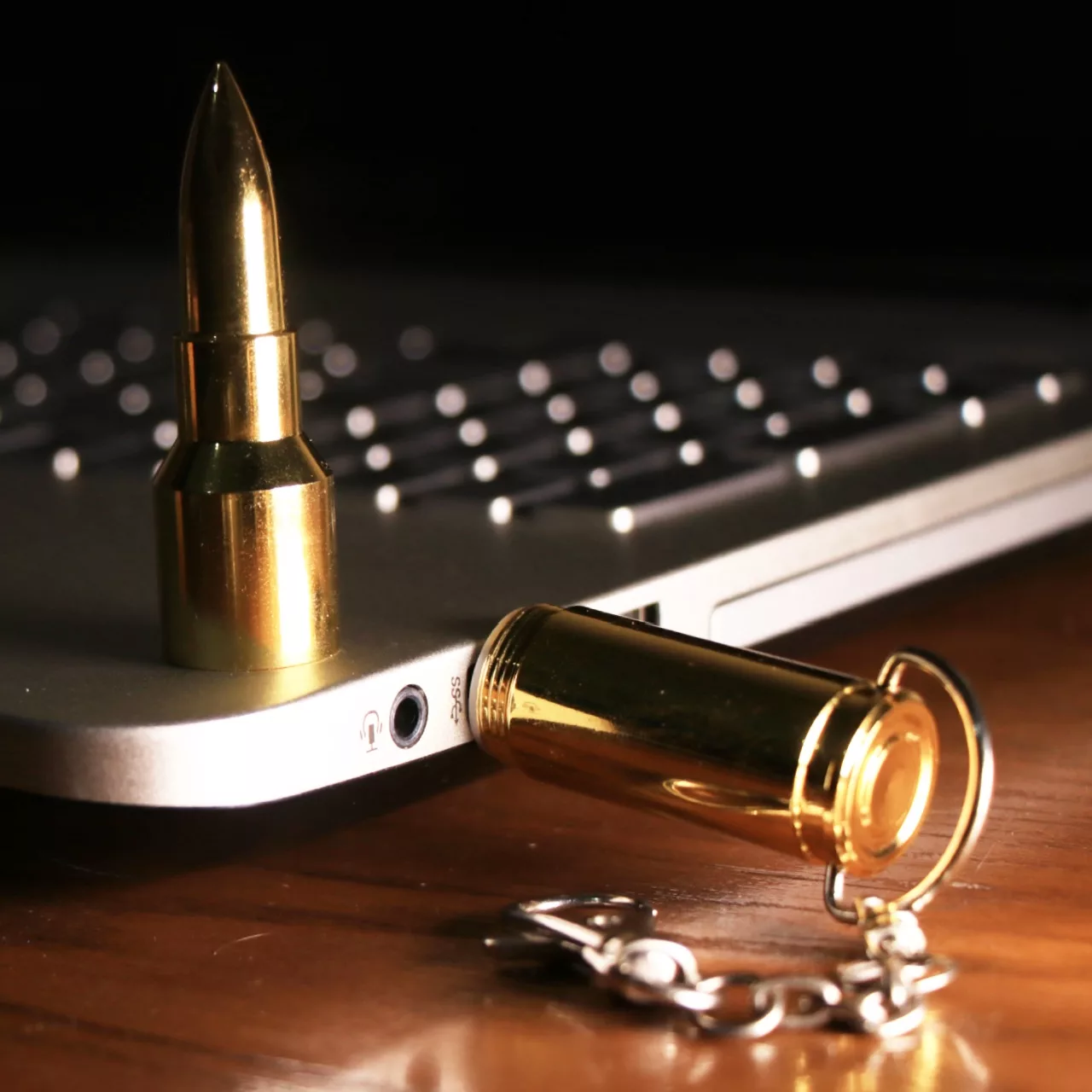 فلش مموری طرح فشنگ مدل DME1168 ظرفیت 16 گیگابایت