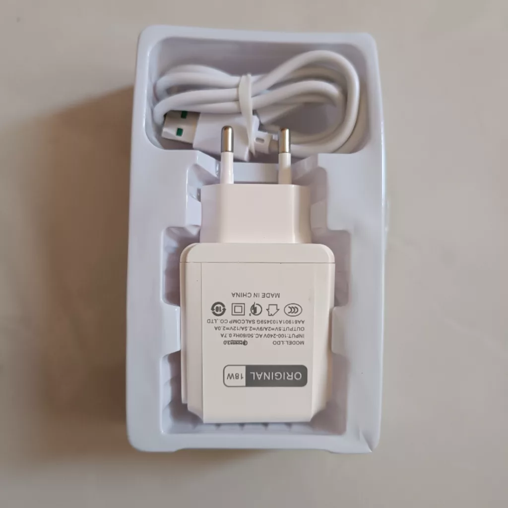 شارژر دیواری 18 وات ال دی او مدل BY40 به همراه کابل تبدیل USB-C