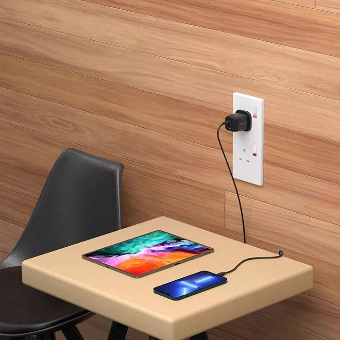 شارژر دیواری 45 وات پاورولوجی مدل PWCUQC004 GaN 45W