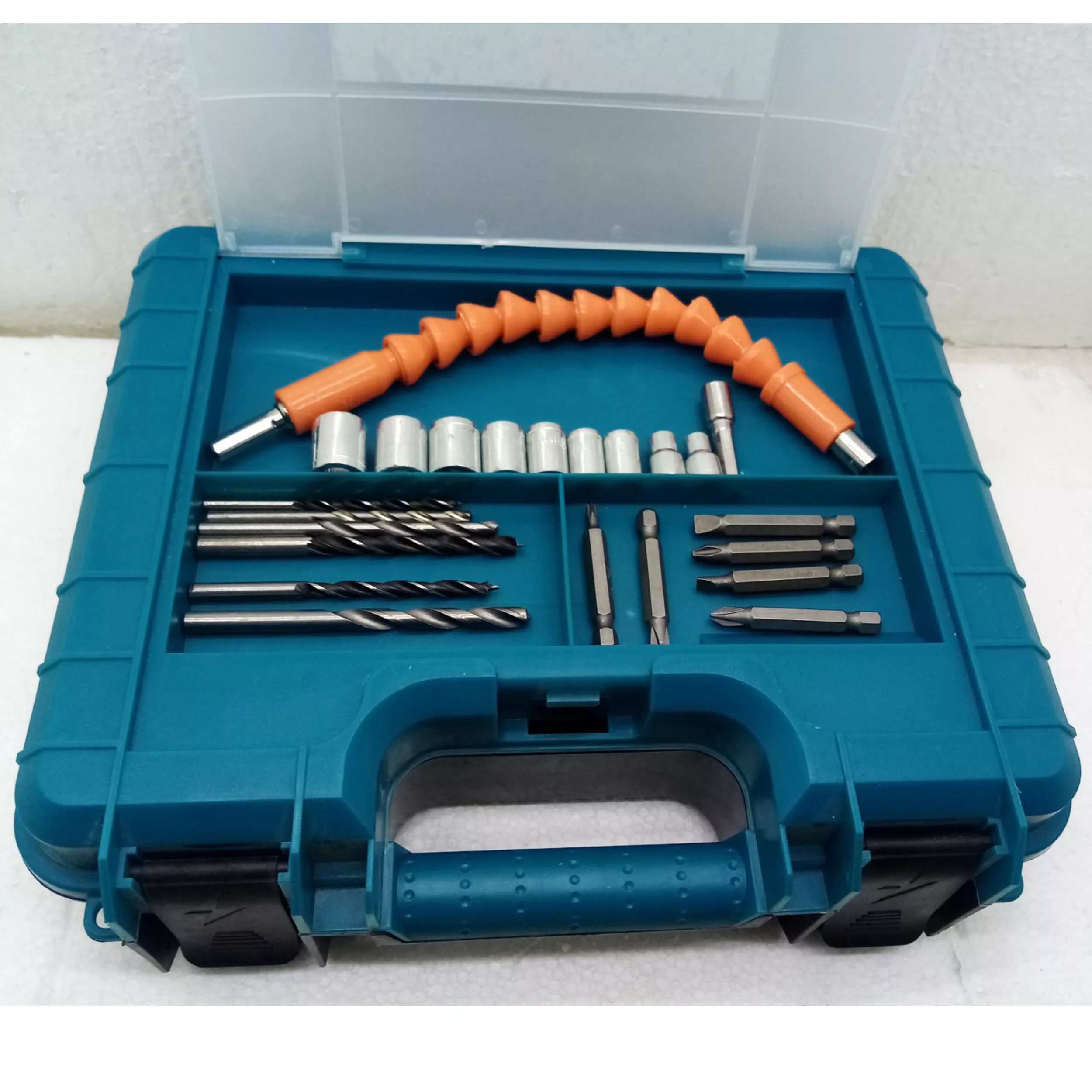 پیچ گوشتی شارژی ماکیتا مدل 13M  مجموعه 26 عددی