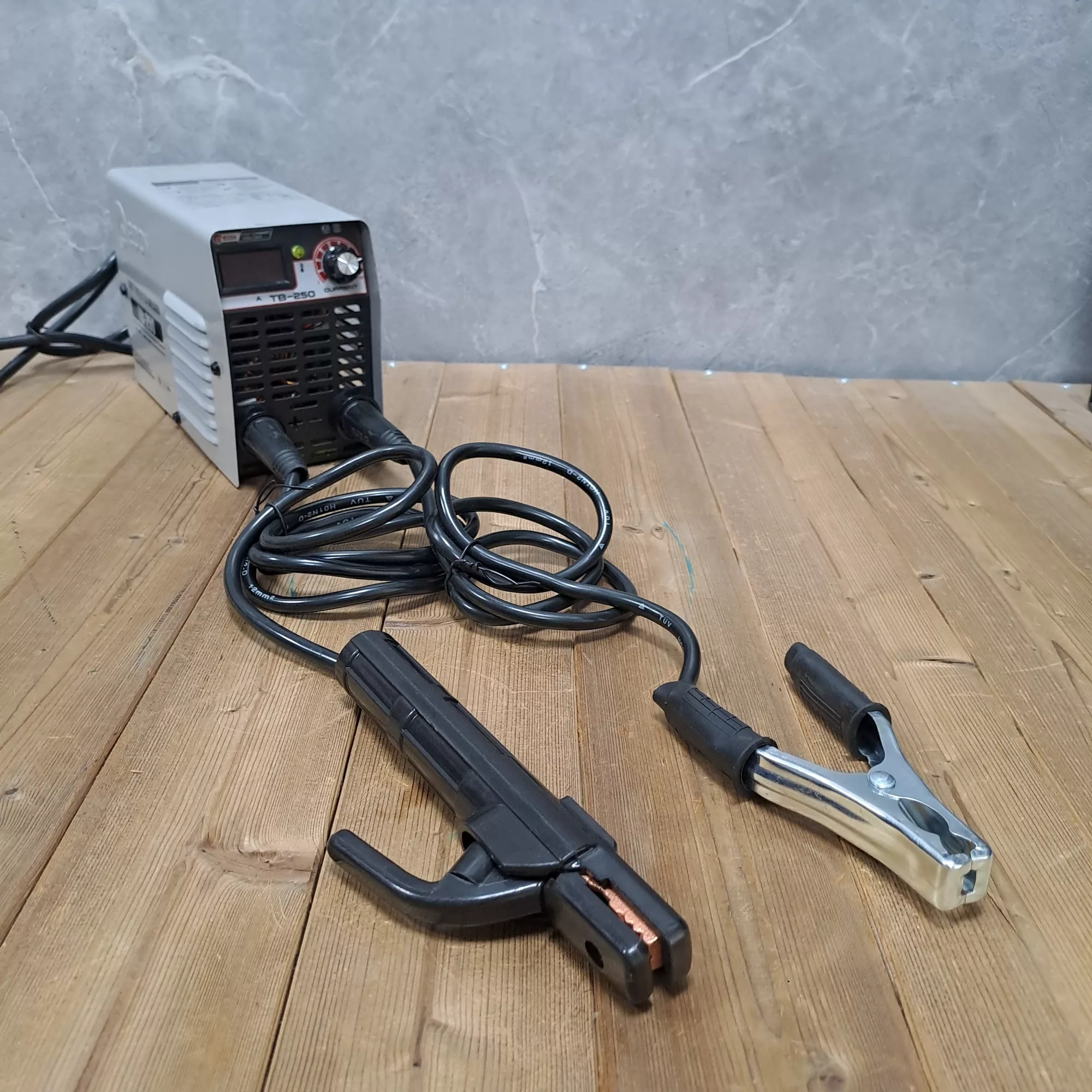 اینورتر جوشکاری 250 آمپر ادون مدل MMA_WELDER