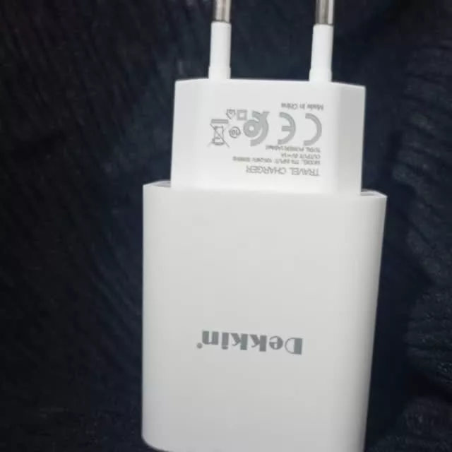 شارژر دیواری 5 وات دکین مدل 774