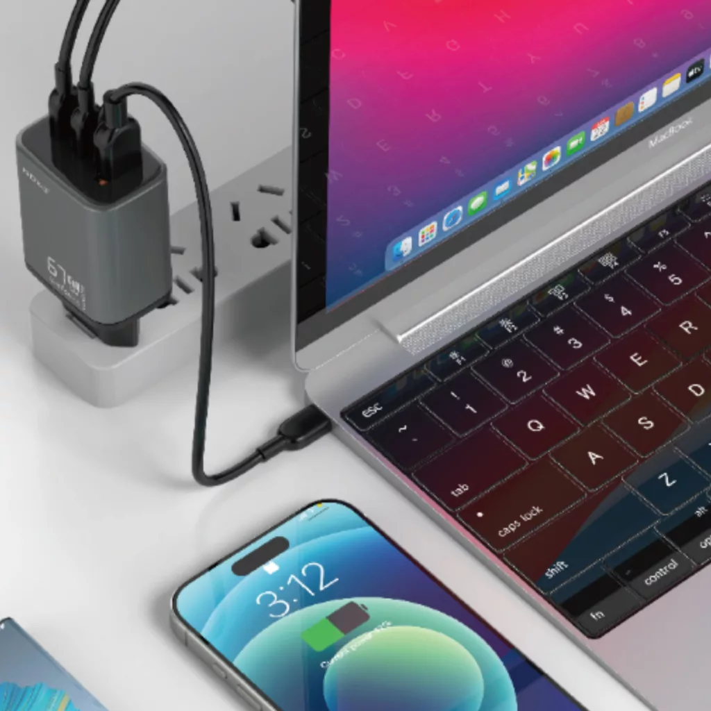 شارژر دیواری 67 وات سه پورت نوکسو مدل CHN-P-2