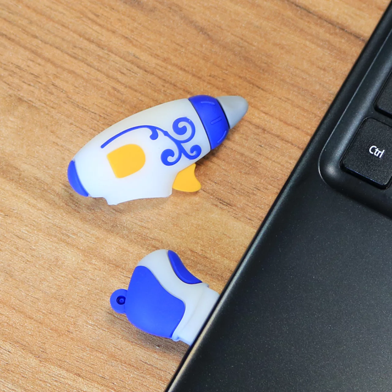 فلش مموری طرح تفنگ چسب حرارتی مدل Ul-Glue01 ظرفیت 128 گیگابایت