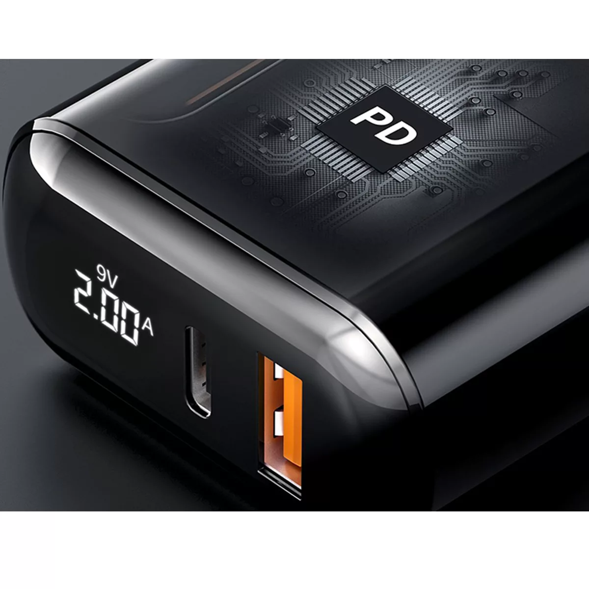 شارژر دیواری مک دودو مدل LCH-7231 به همرا کابل تبدیل لایتنینگ