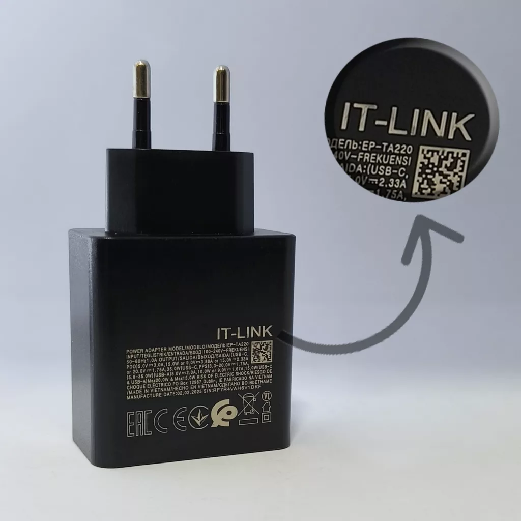 شارژر دیواری 15 وات آی تی لینک مدل TA220 به همراه کابل USB به usb-C