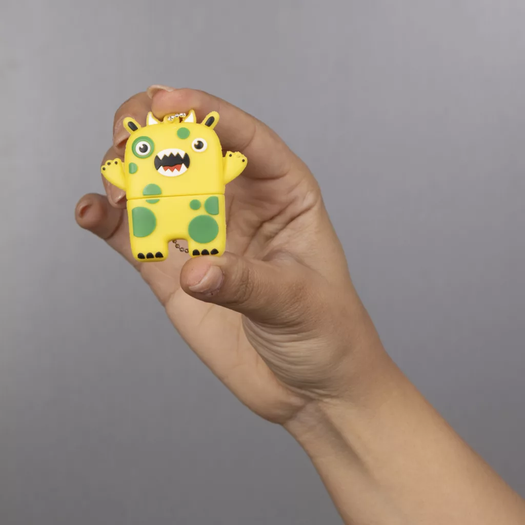 فلش مموری مدل هیولا گنریک ظرفیت هشت گیگابایت