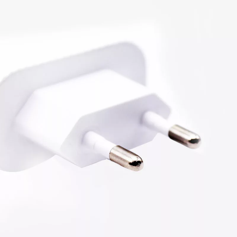 شارژر باتری موبایل لیتو مدل LH - 6 به همراه کابل لایتنینگ