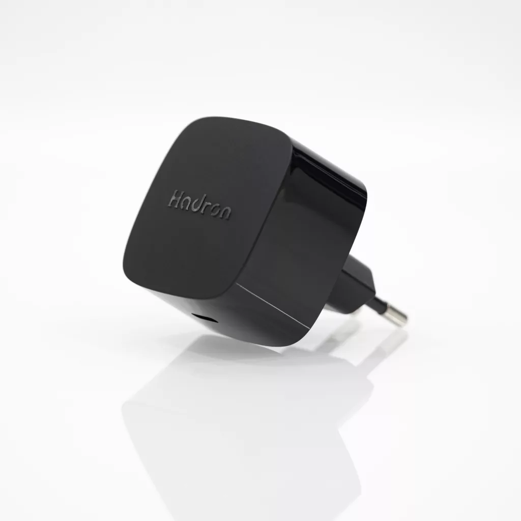 شارژر دیواری 25 وات هادرون مدل C1011