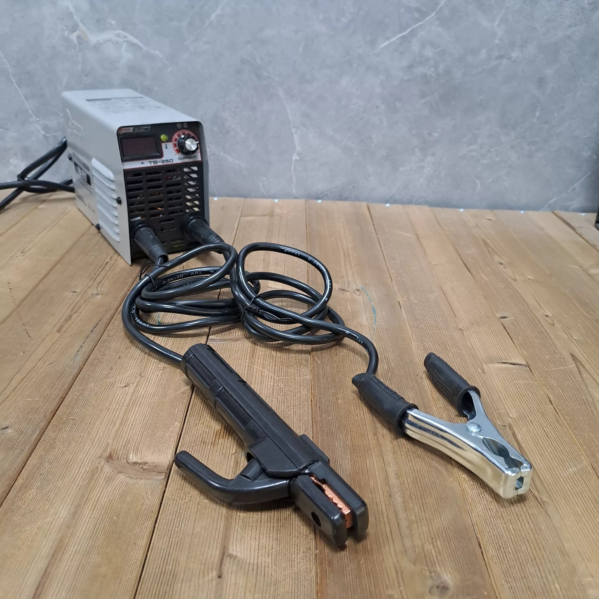 اینورتر جوشکاری 250 آمپر ادون مدل MMA_WELDER