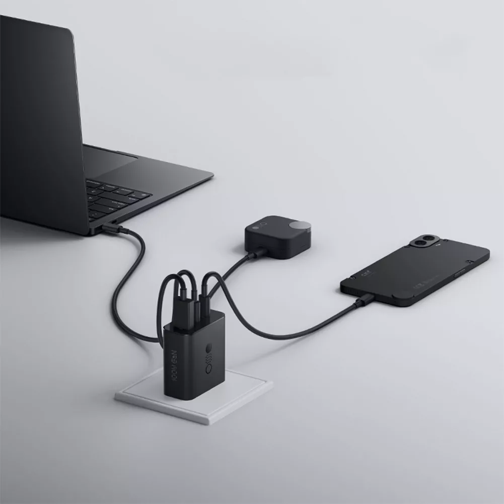 شارژر دیواری 140 وات سه پورت ناتینگ مدل CMF Power 140W GaN به همراه کابل USB-C طول 1.5 متر