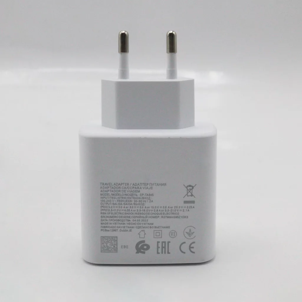 شارژر دیواری 45 وات مدل YP-45W/USB-C به همراه کابل USB-C