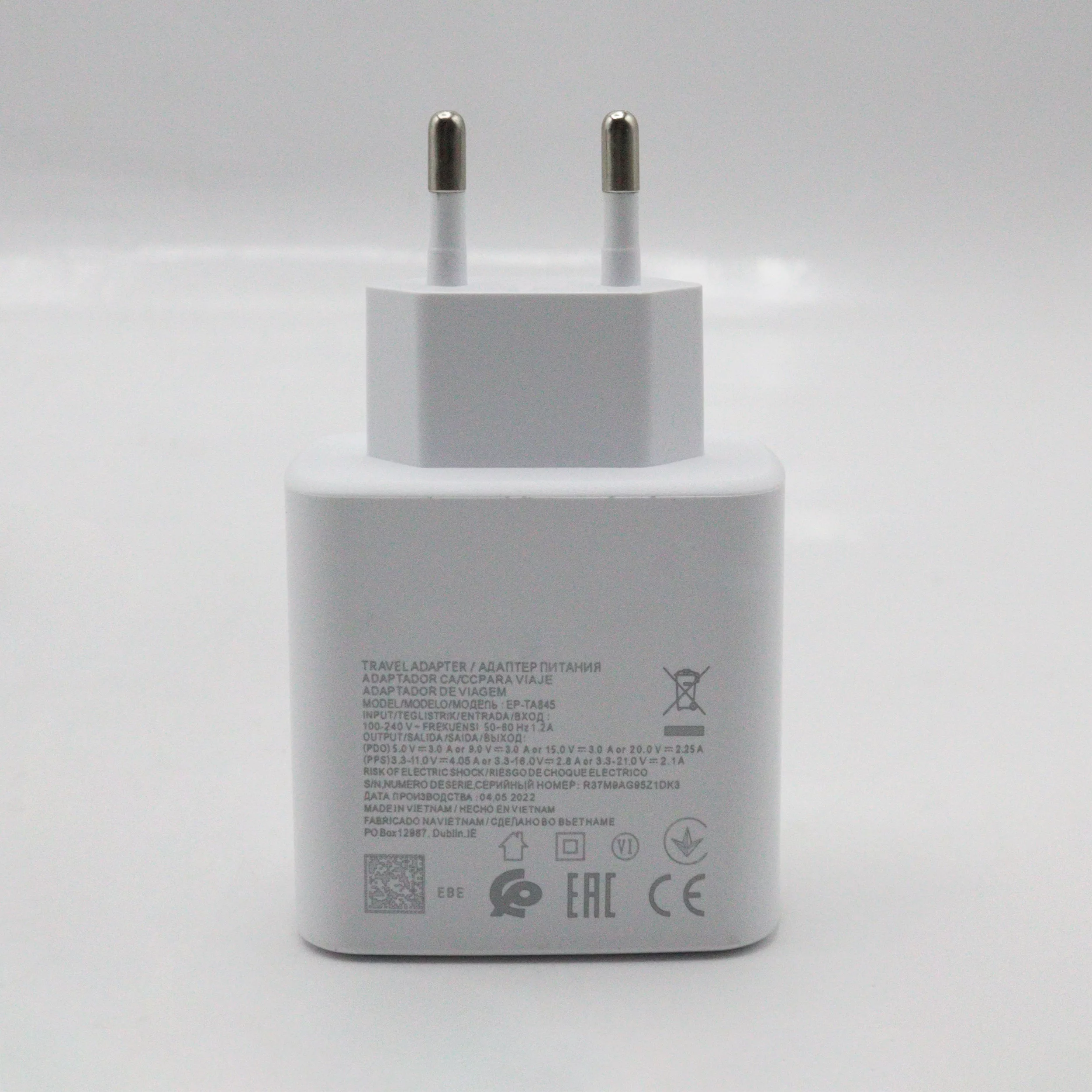 شارژر دیواری 45 وات مدل YP-45W/USB-C به همراه کابل USB-C